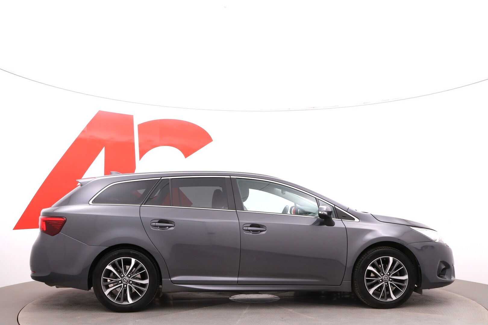 TOYOTA Avensis 2017