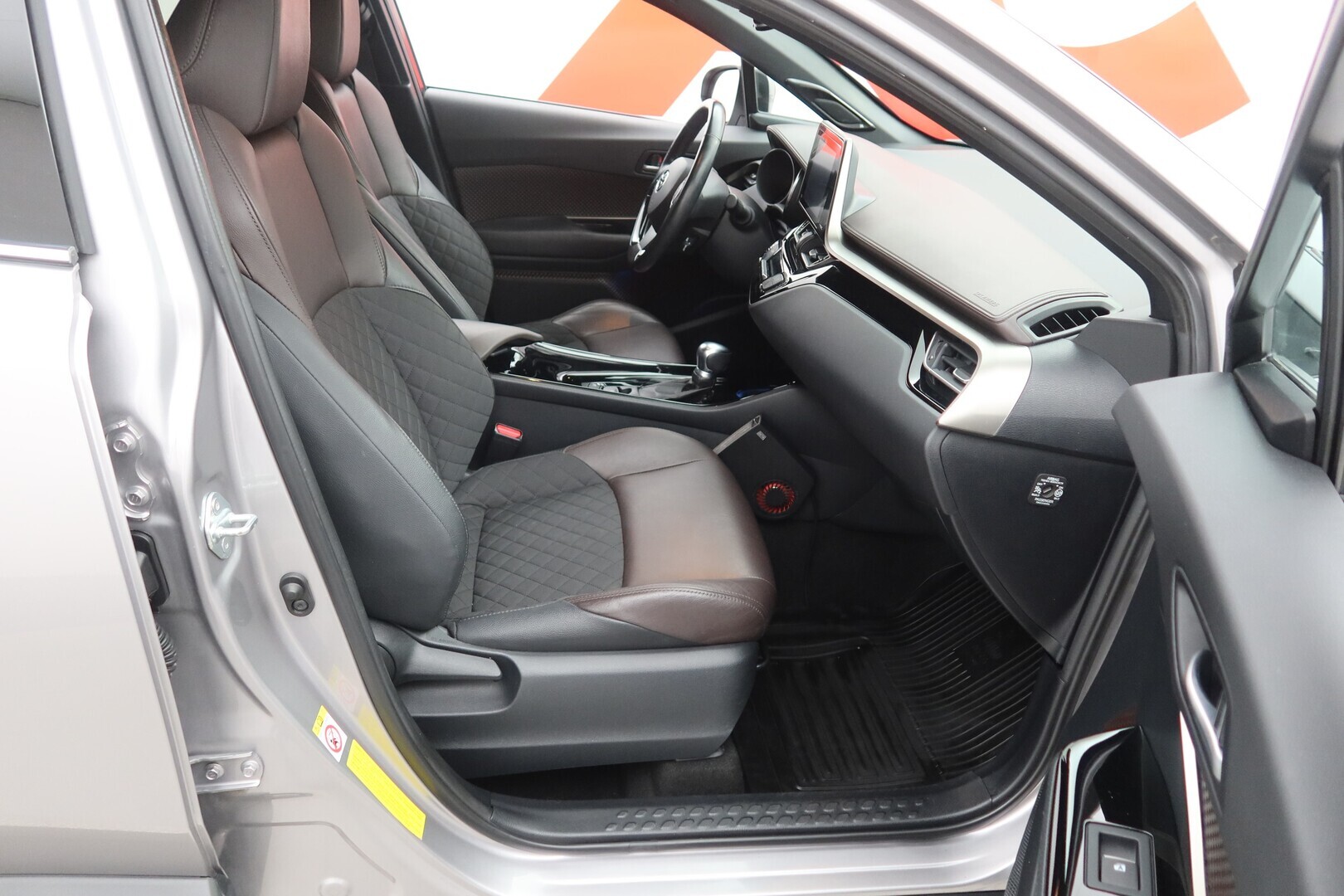 TOYOTA C-HR 2018
