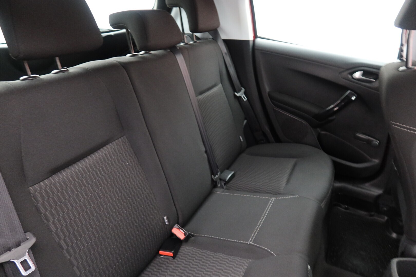 PEUGEOT 208 2018