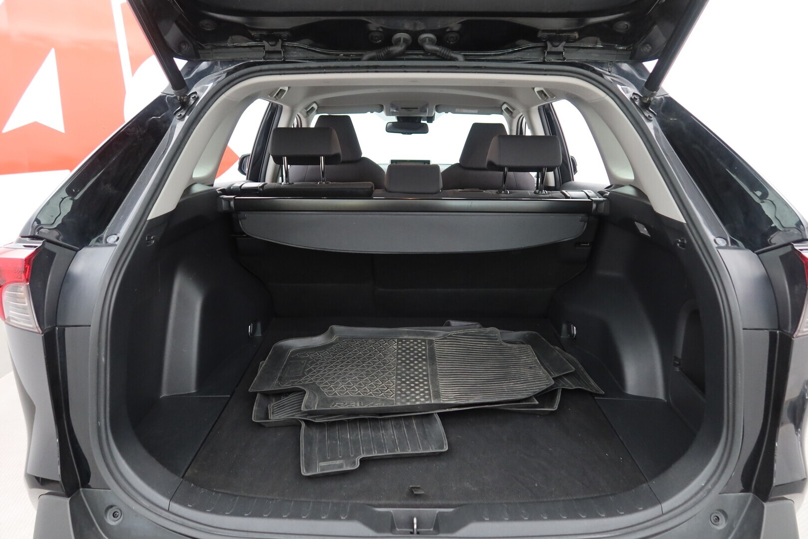TOYOTA RAV4 2021
