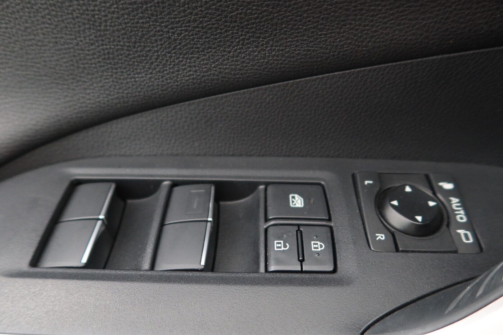 TOYOTA RAV4 2021
