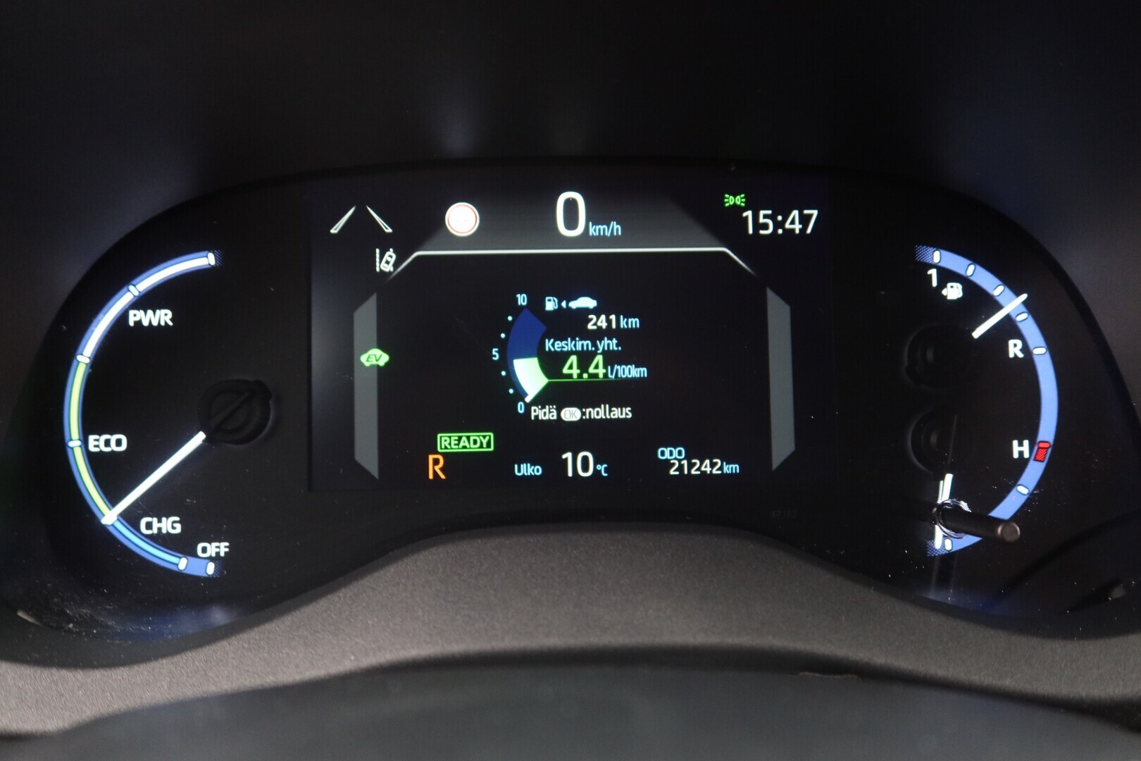 TOYOTA Yaris Cross 2023