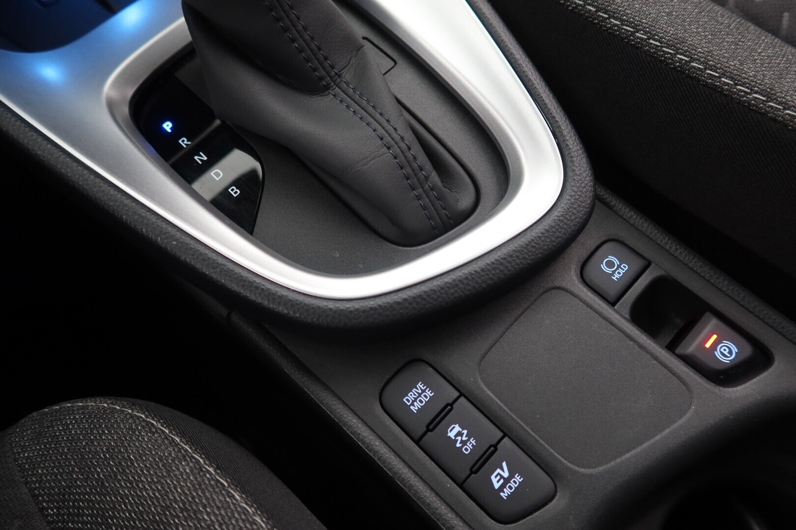 TOYOTA Yaris Cross 2023