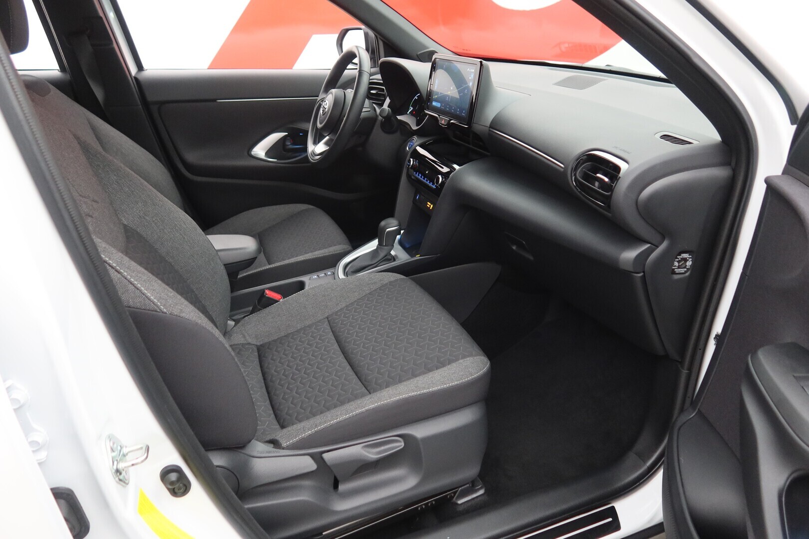 TOYOTA Yaris Cross 2023