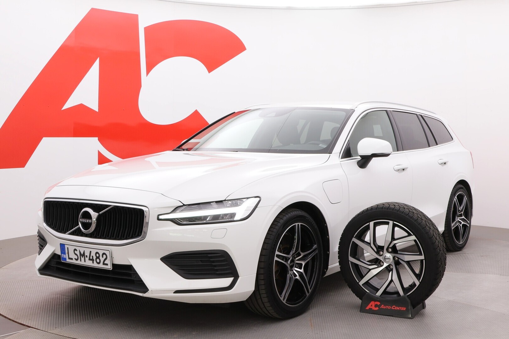 VOLVO V60 2020