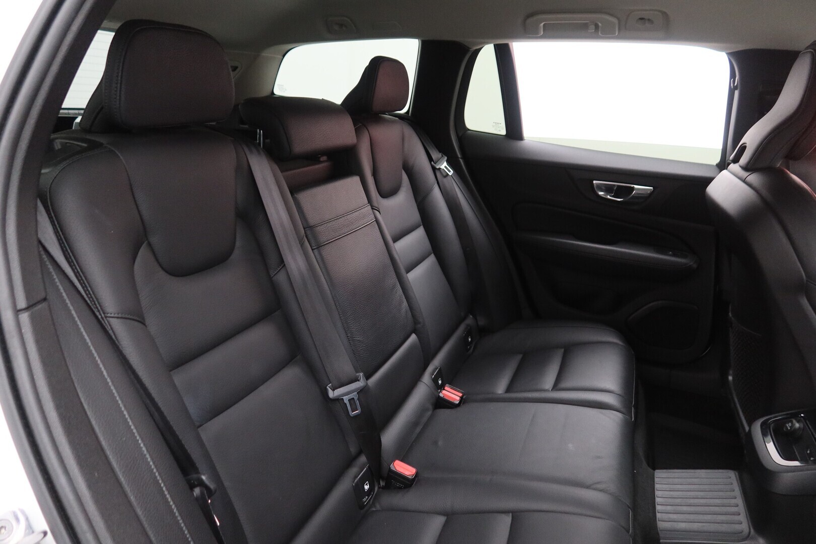 VOLVO V60 2020