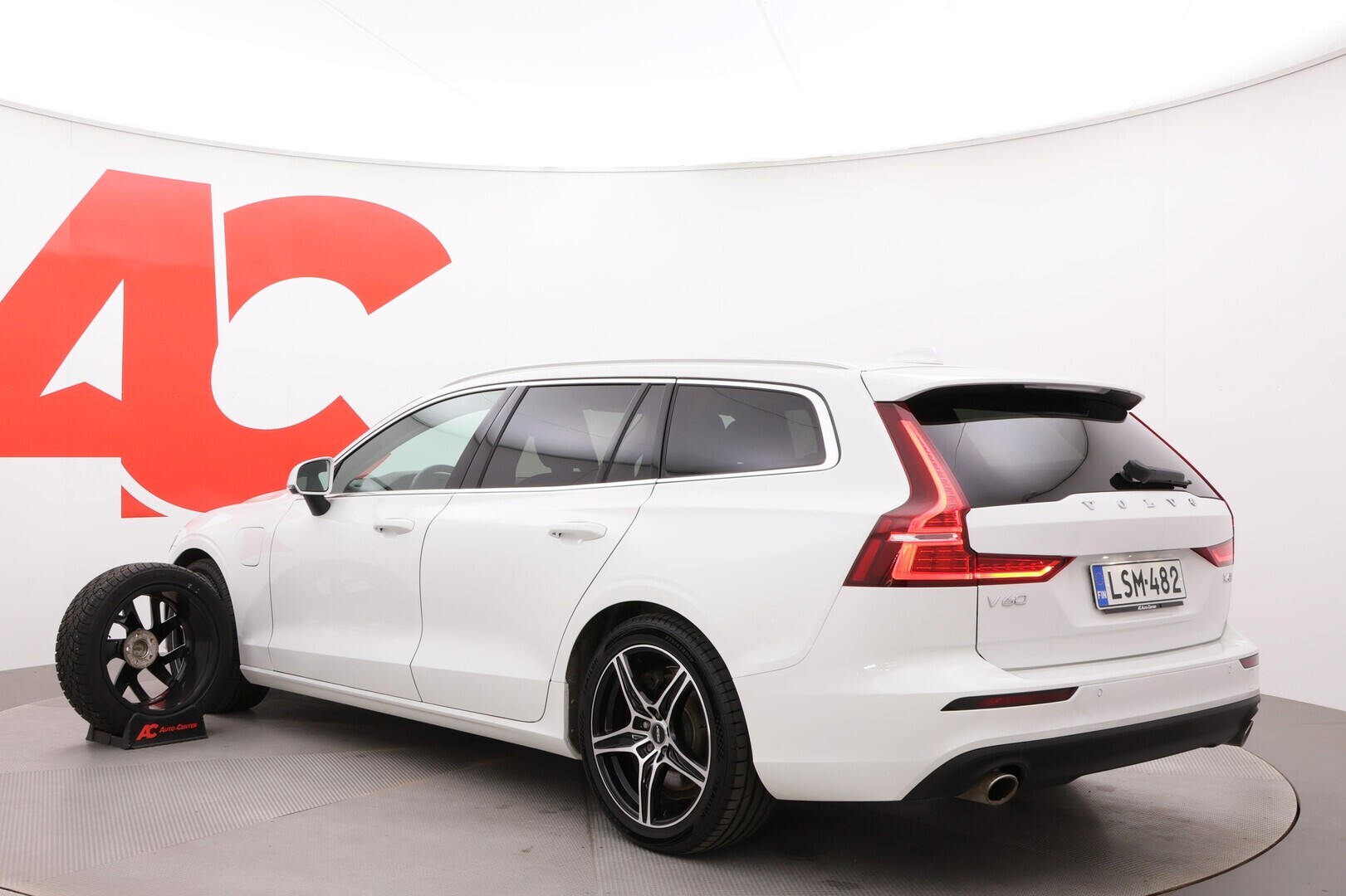 VOLVO V60 2020