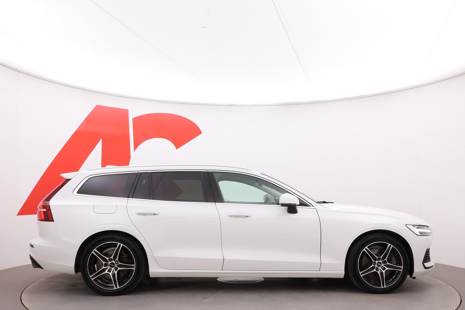VOLVO V60 2020