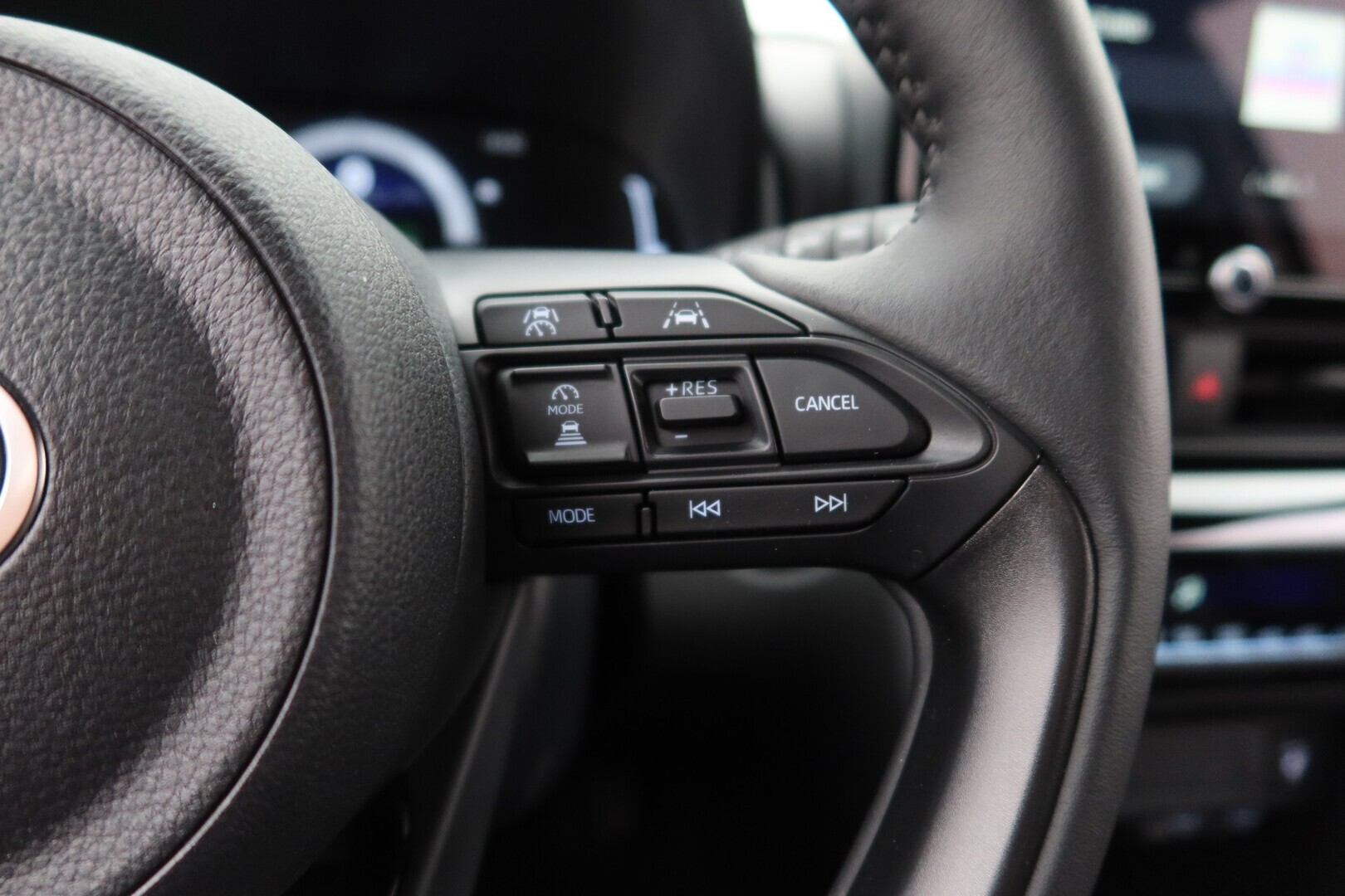 TOYOTA Yaris Cross 2025