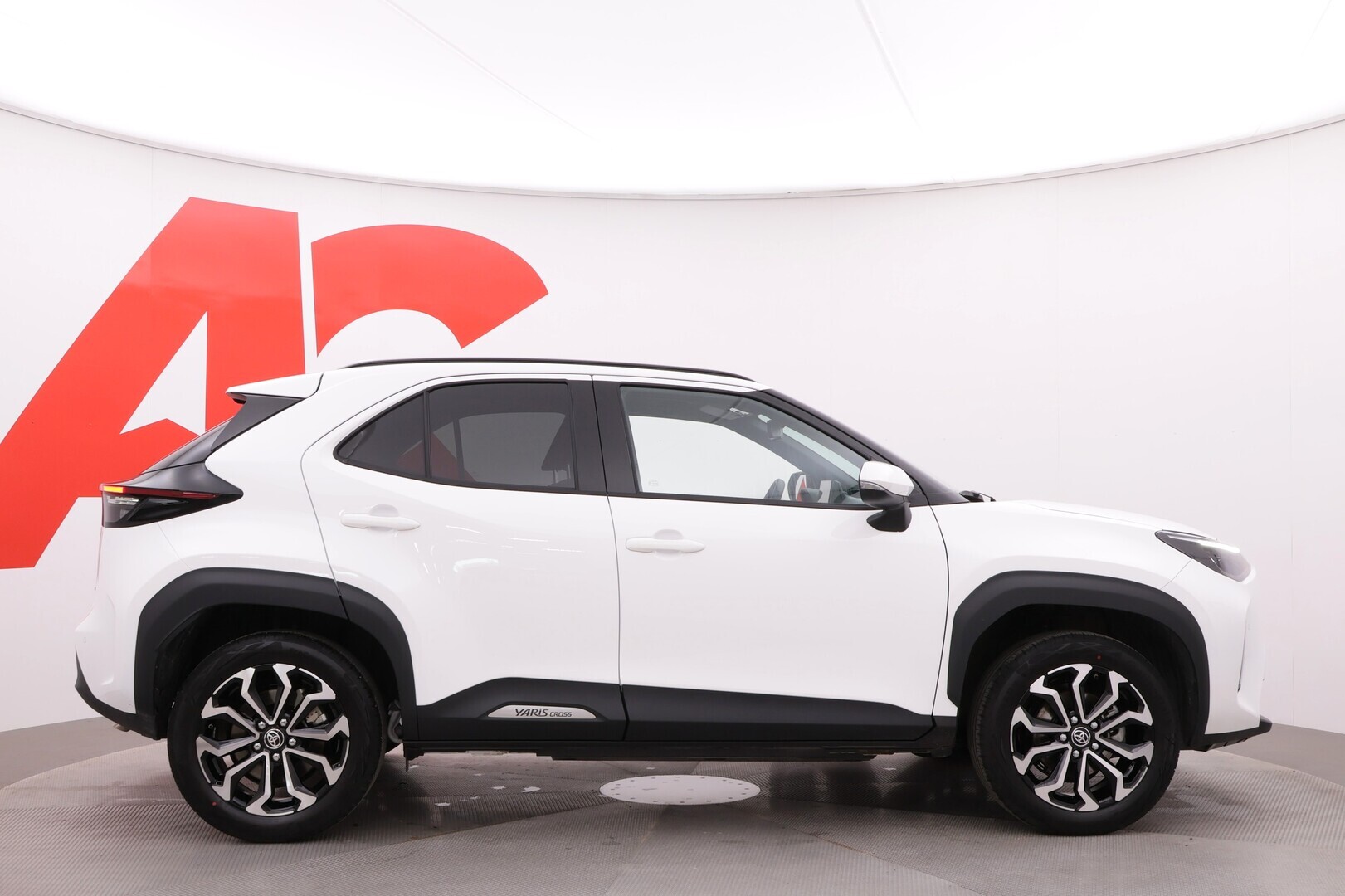 TOYOTA Yaris Cross 2025