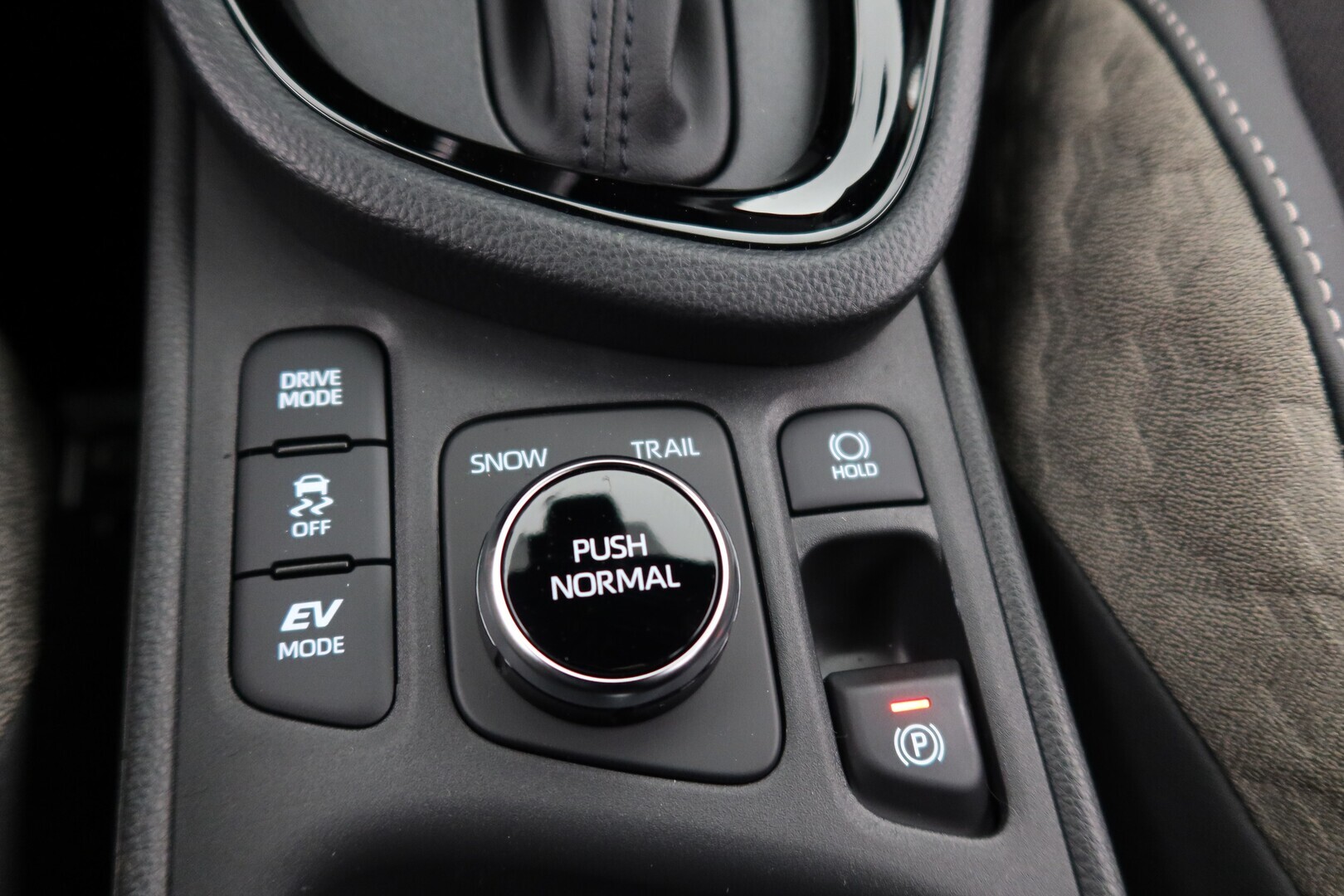 TOYOTA Yaris Cross 2026