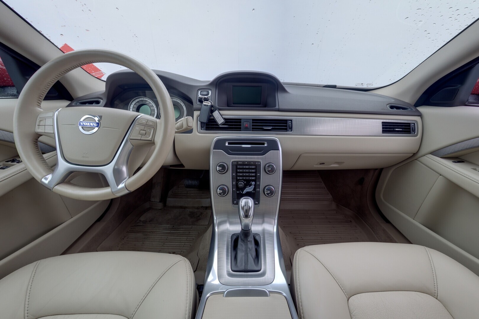 VOLVO XC70 2012