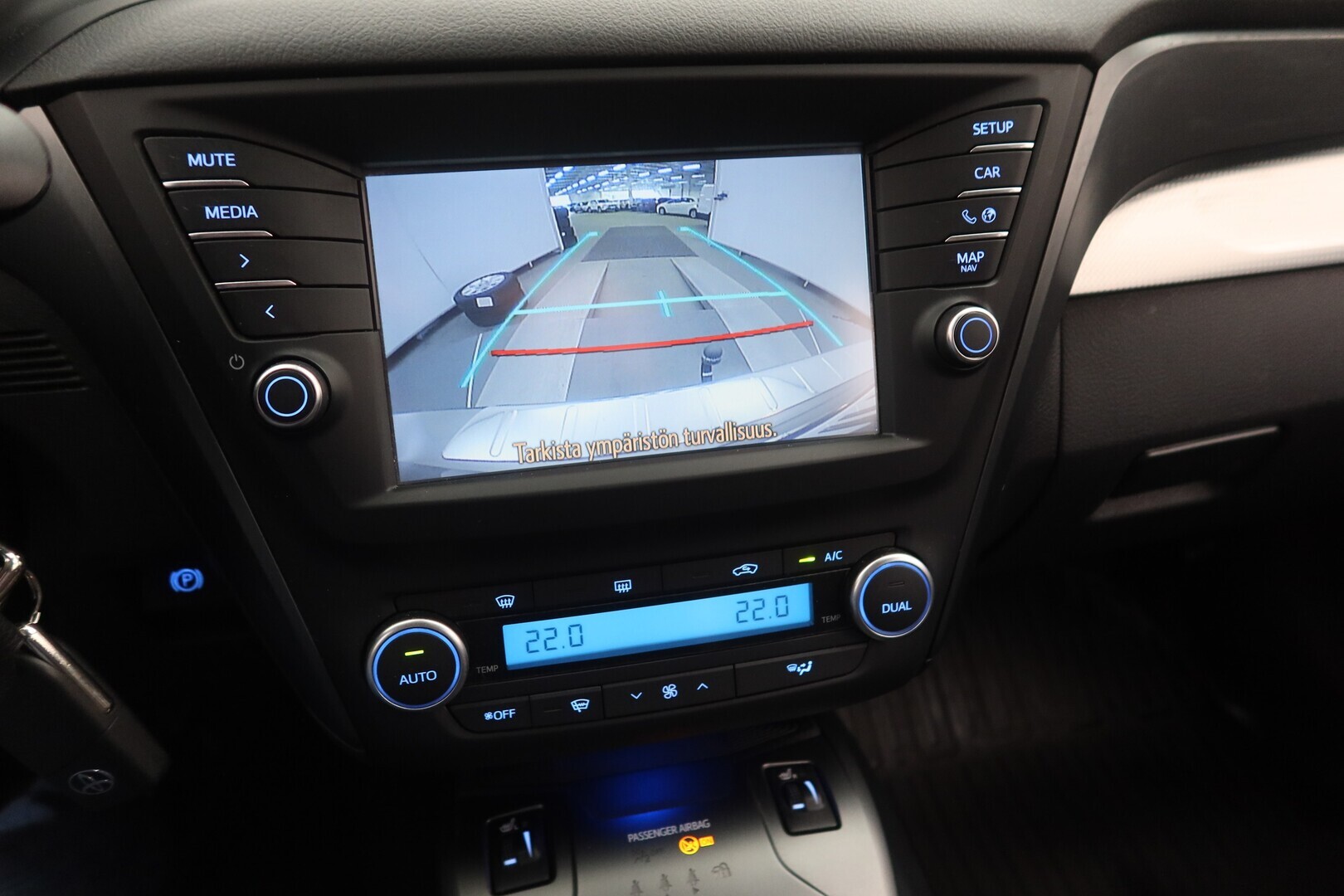 TOYOTA Avensis 2016