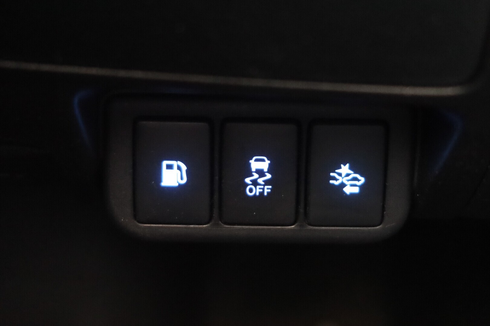 TOYOTA Avensis 2016
