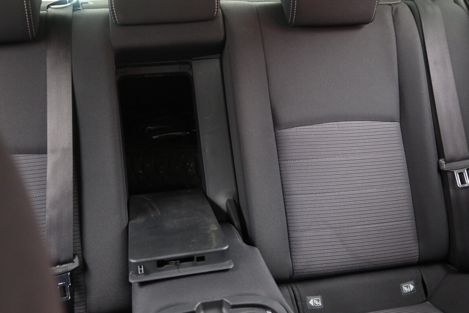 TOYOTA Avensis 2016