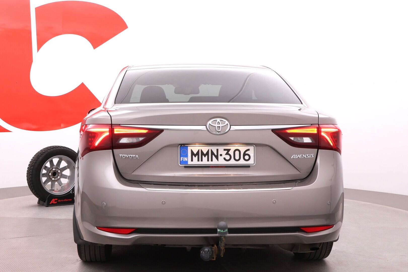 TOYOTA Avensis 2016