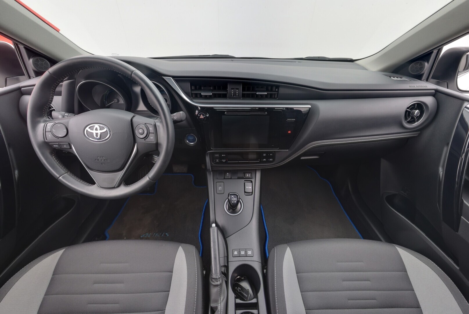 TOYOTA Auris 2016