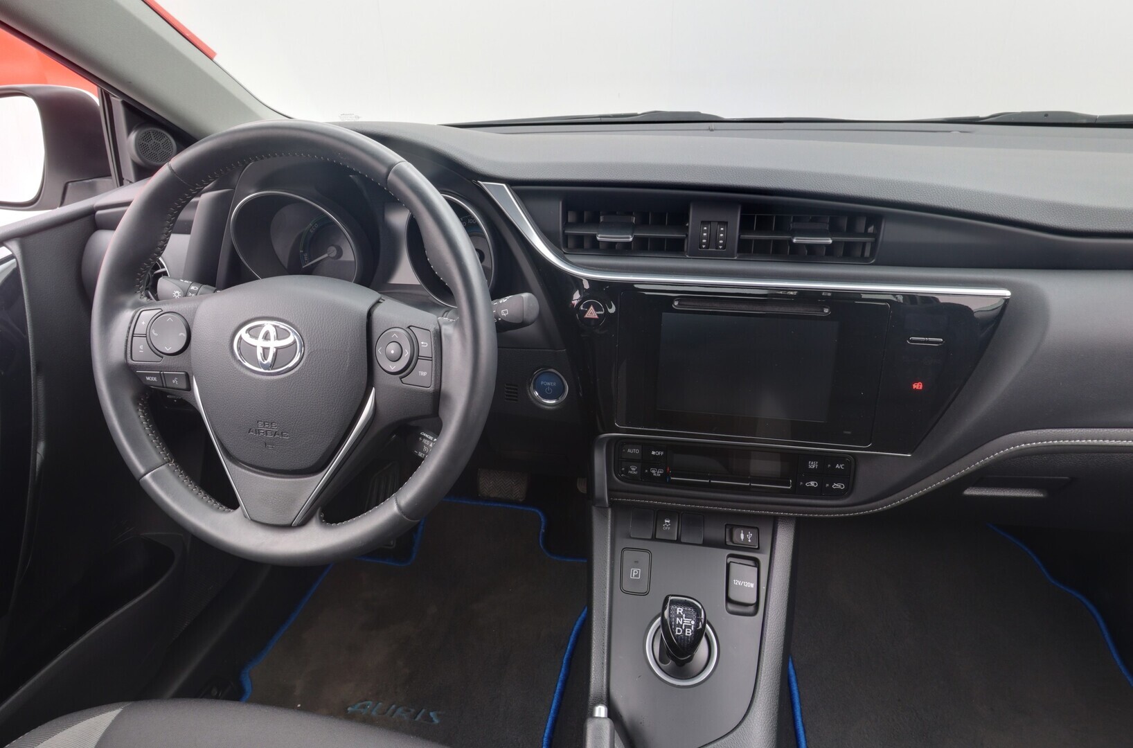TOYOTA Auris 2016