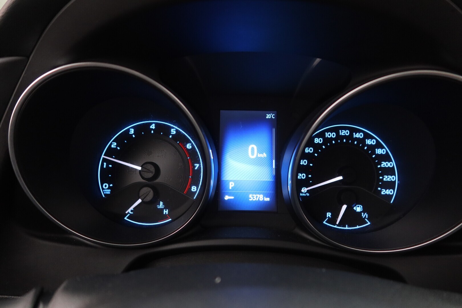 TOYOTA Auris 2016