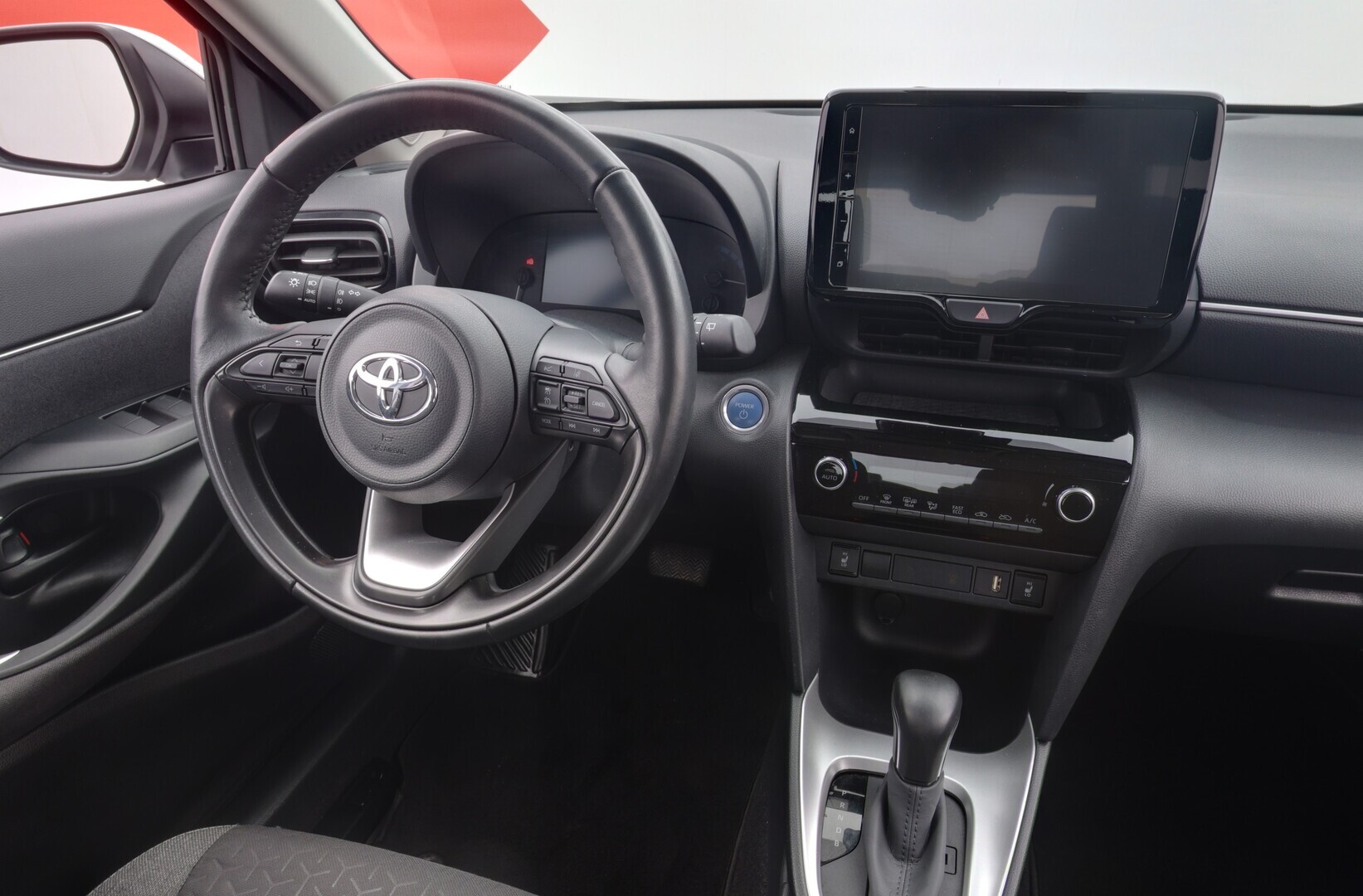 TOYOTA Yaris Cross 2023