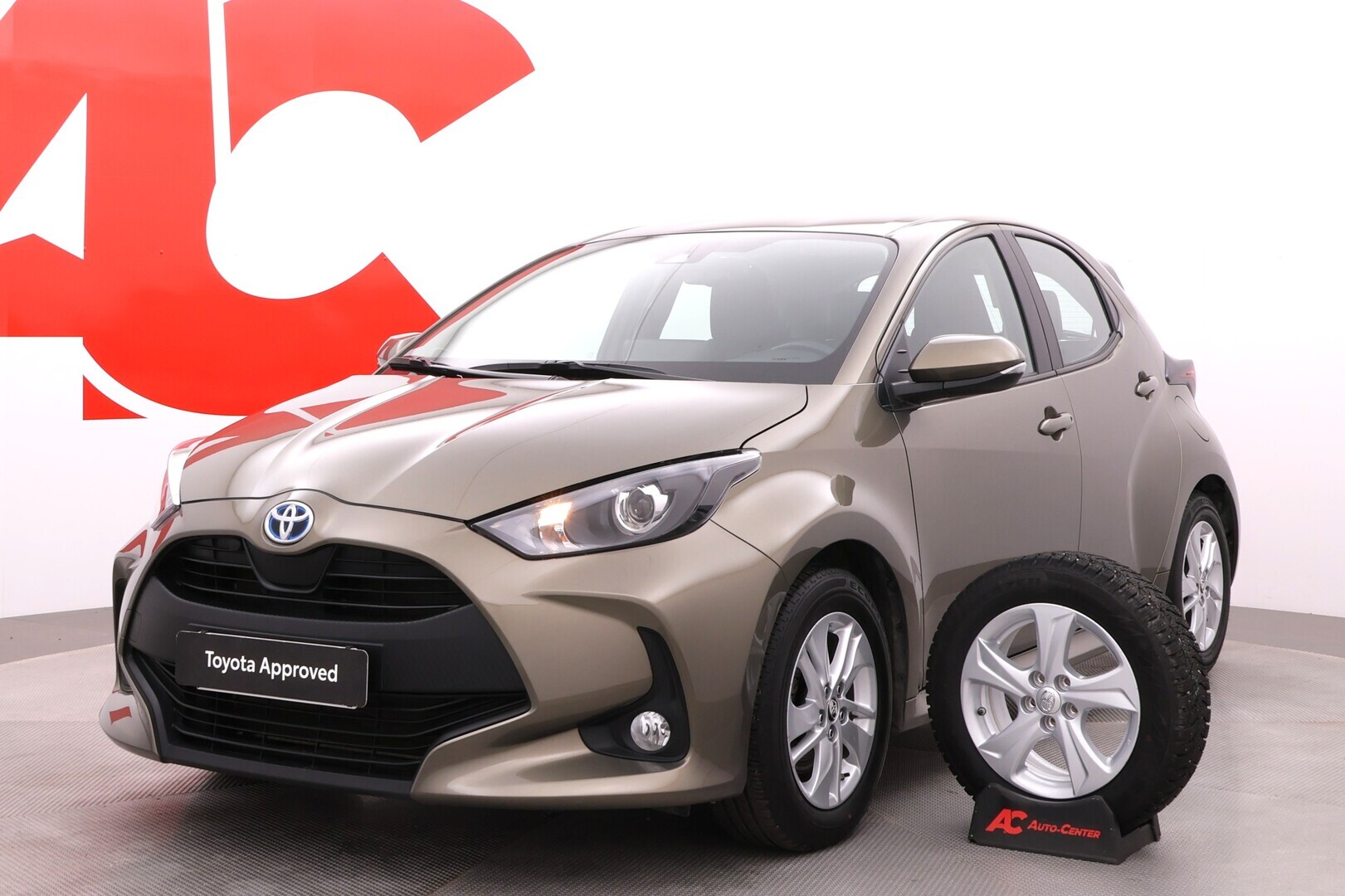 TOYOTA Yaris 2024