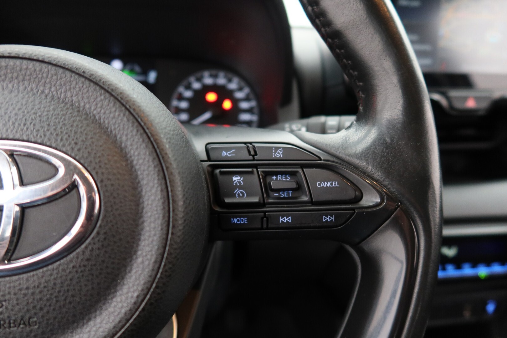 TOYOTA Yaris 2024