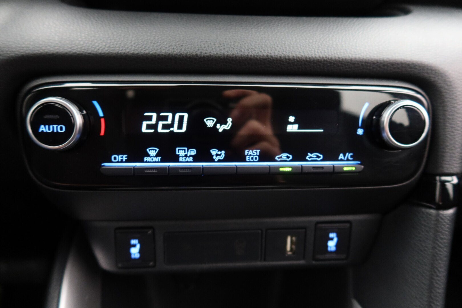 TOYOTA Yaris 2024