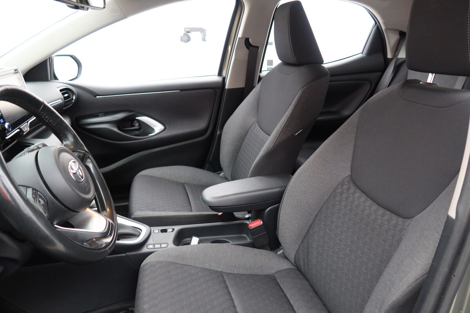 TOYOTA Yaris 2024