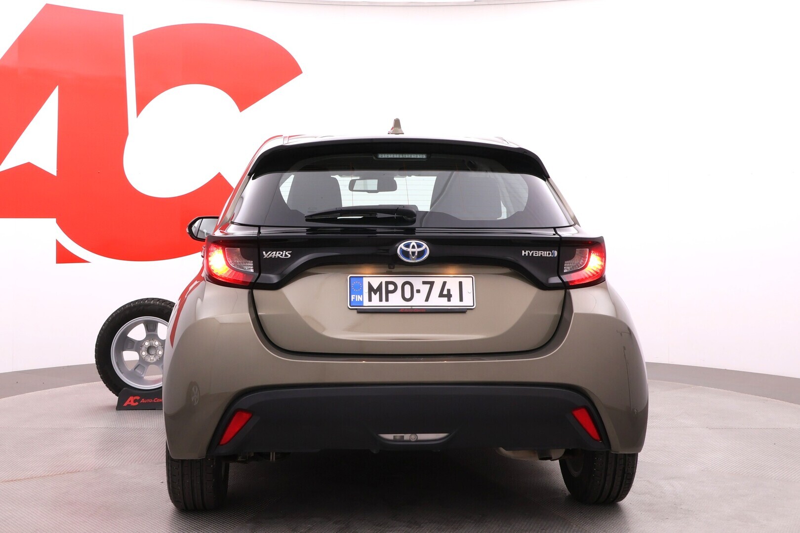 TOYOTA Yaris 2024