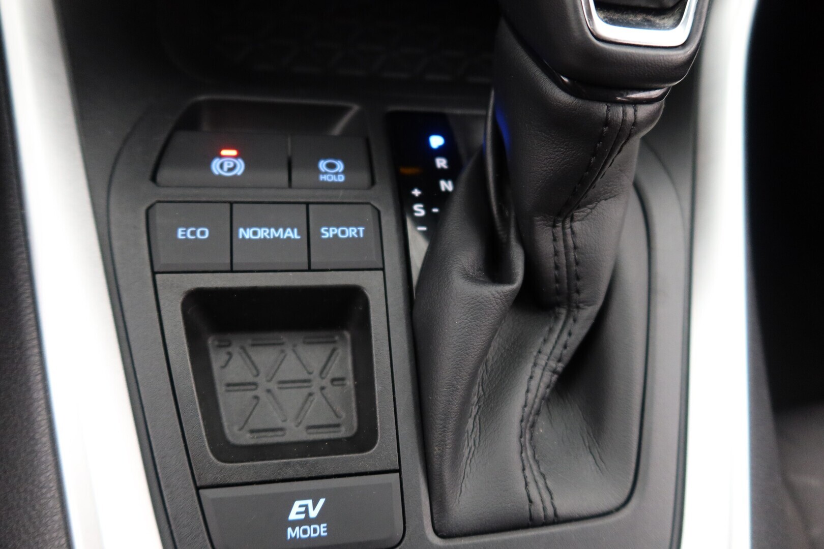 TOYOTA RAV4 2022