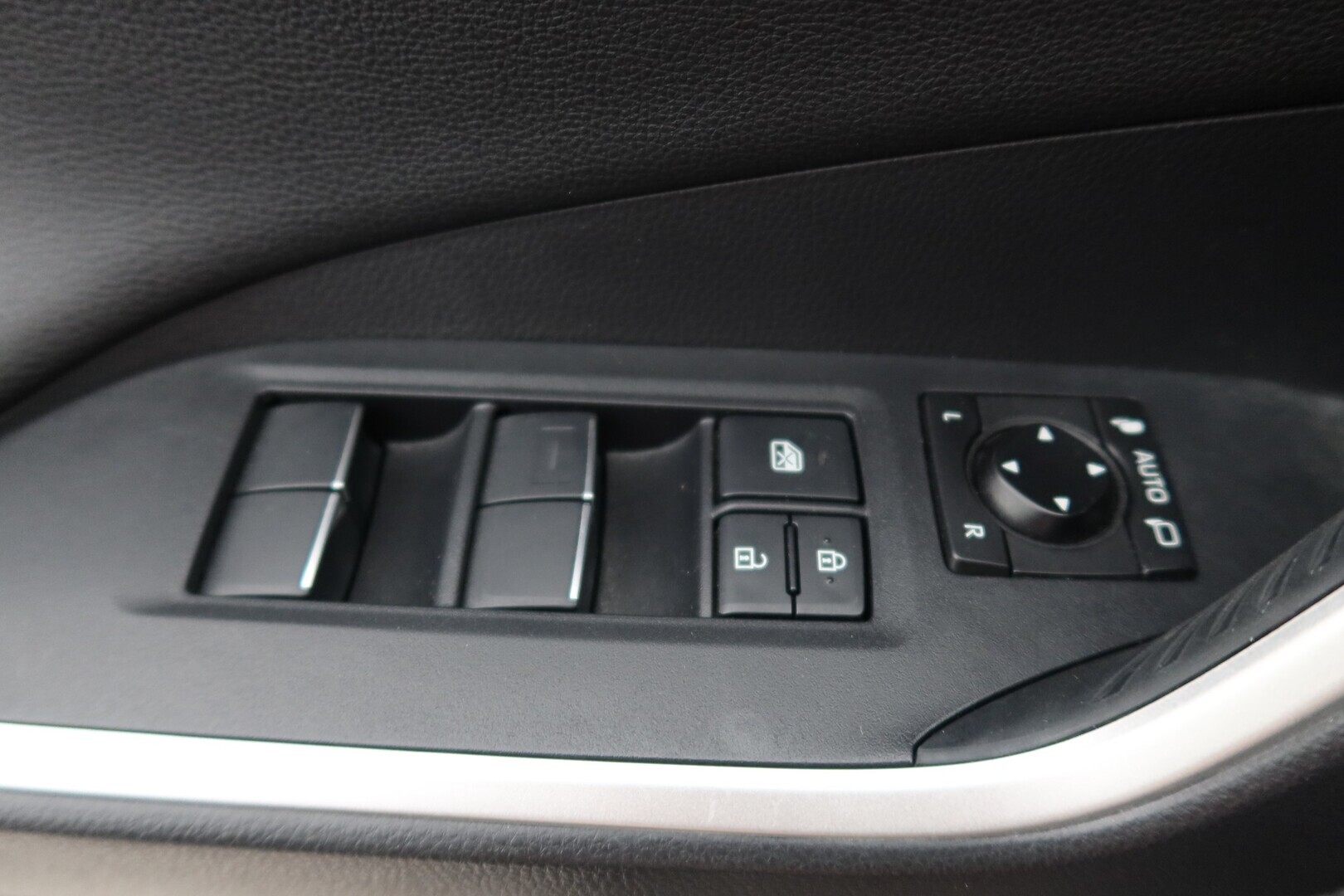 TOYOTA RAV4 2022