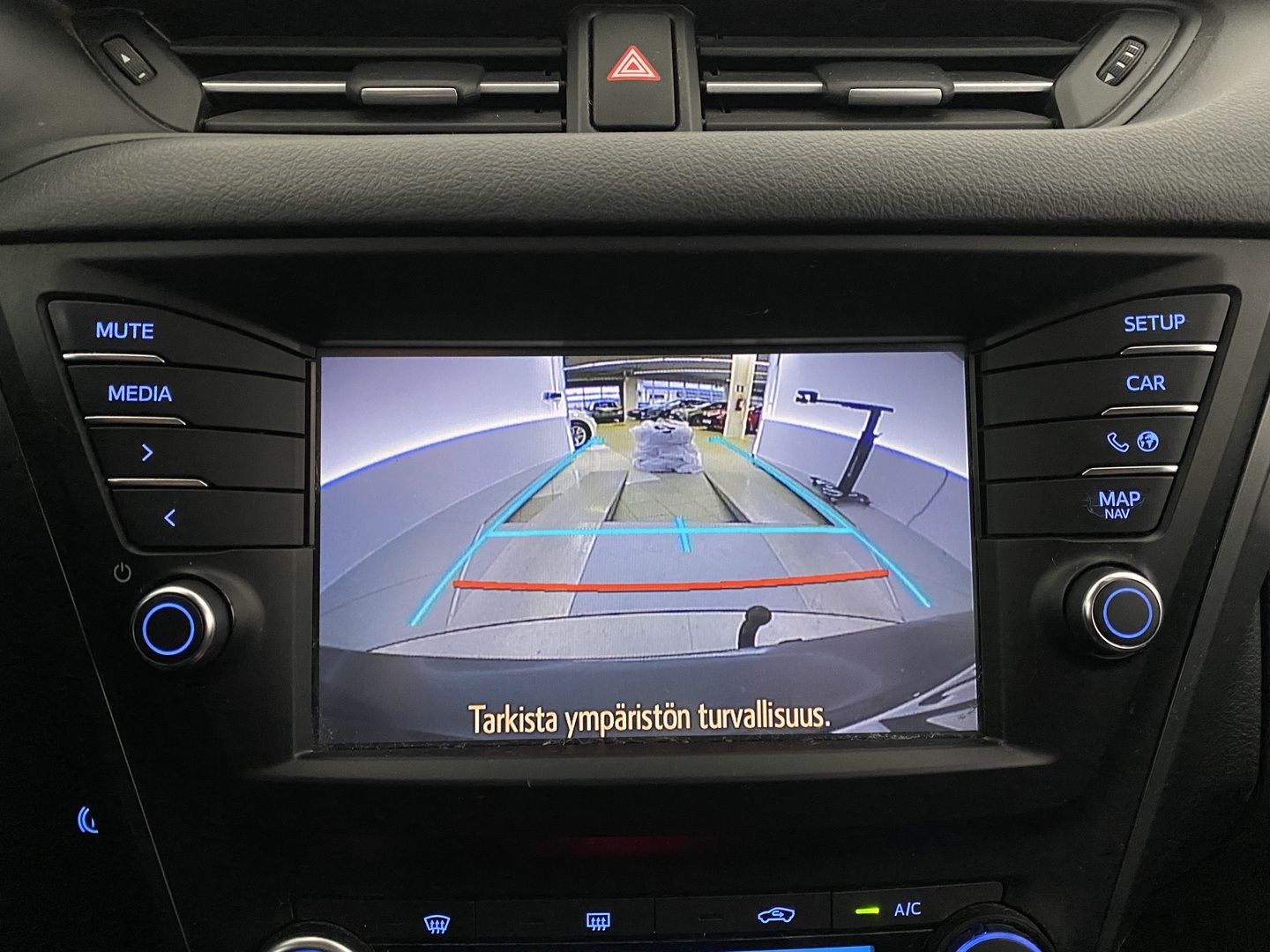 TOYOTA Avensis 2016