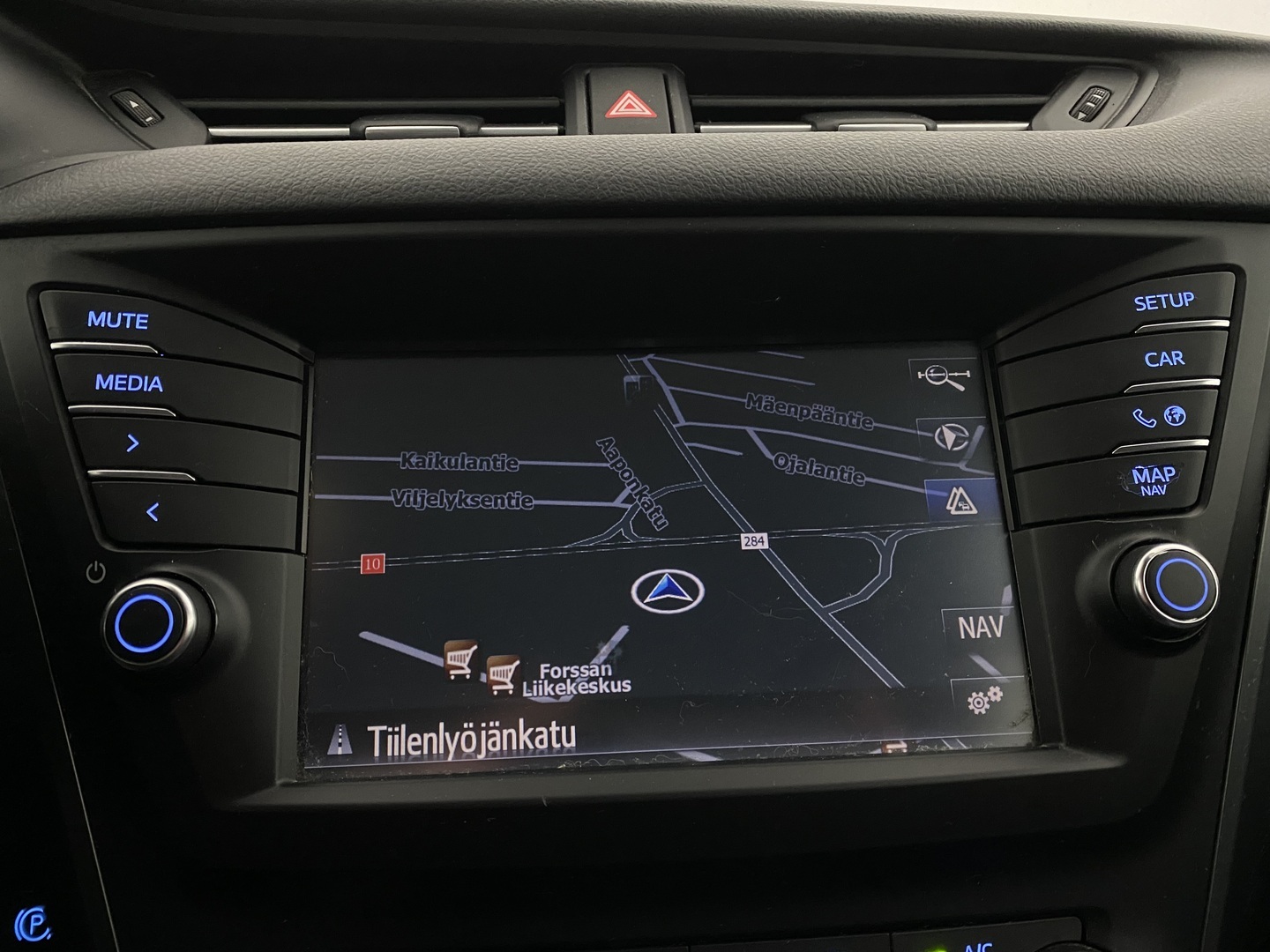 TOYOTA Avensis 2016