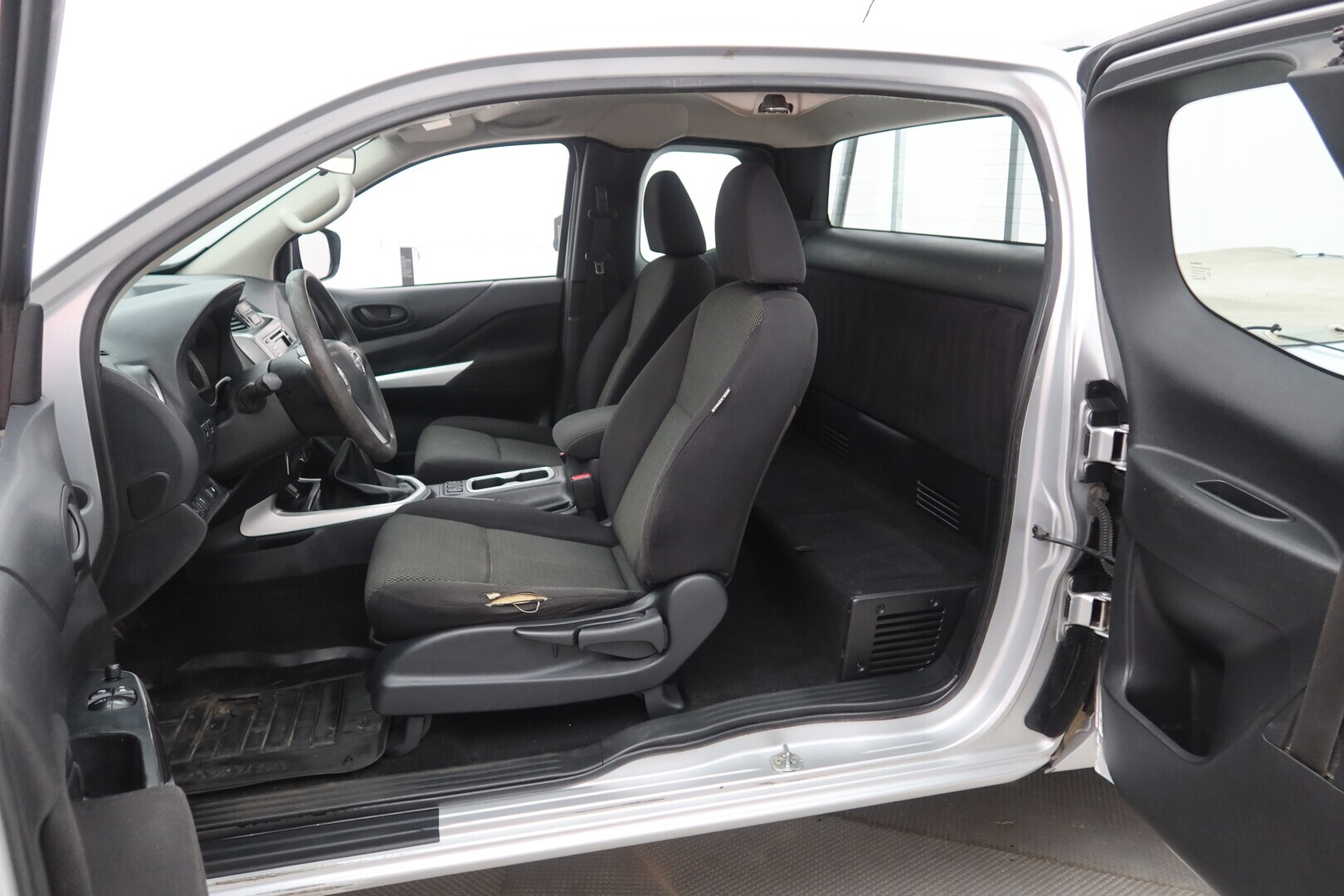 NISSAN Navara 2017