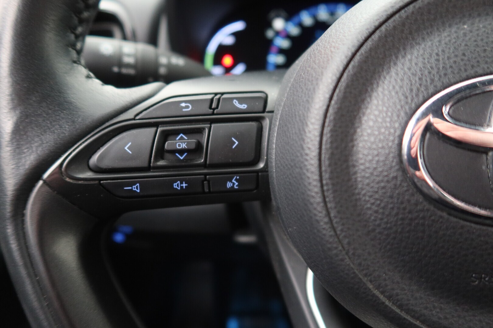 TOYOTA Yaris Cross 2023