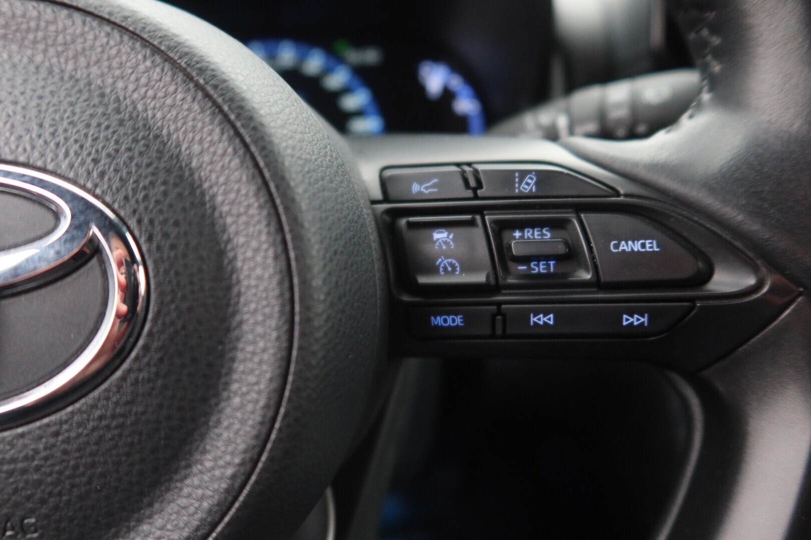 TOYOTA Yaris Cross 2023