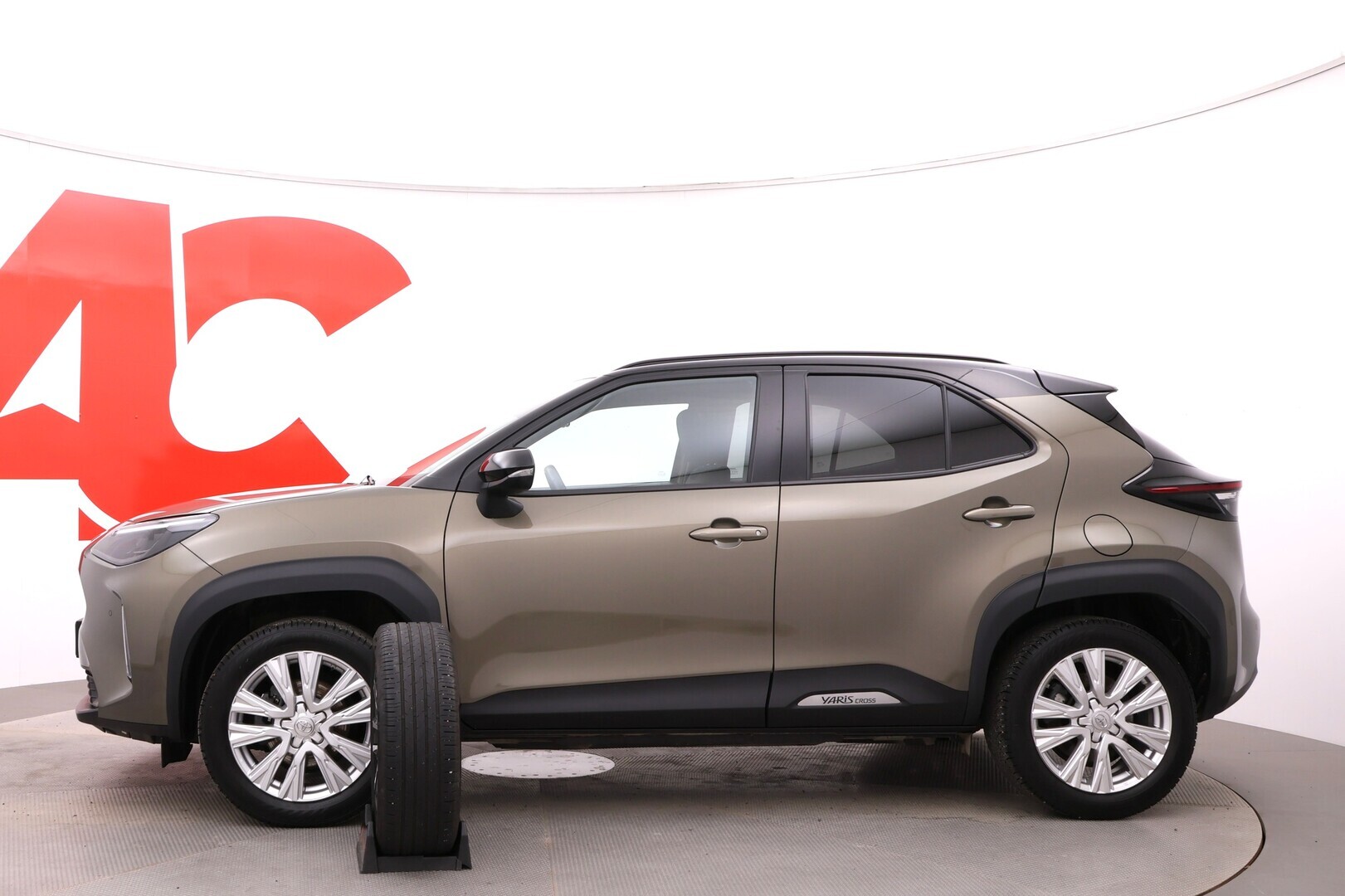 TOYOTA Yaris Cross 2023