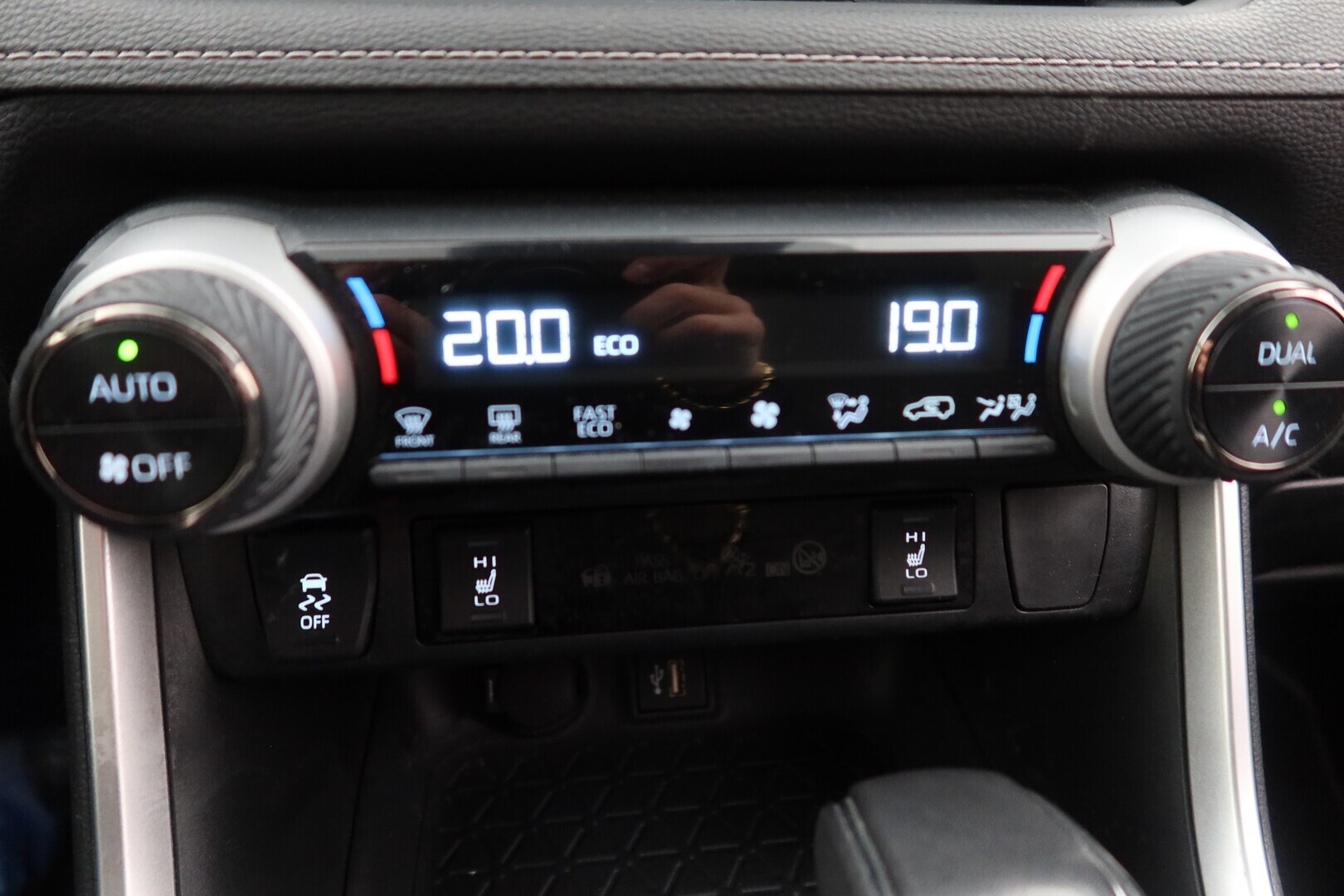 TOYOTA RAV4 2023