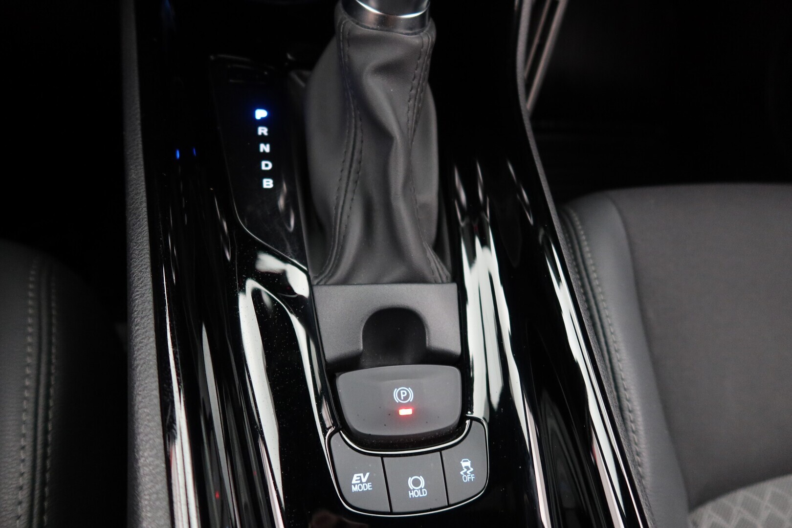TOYOTA C-HR 2023