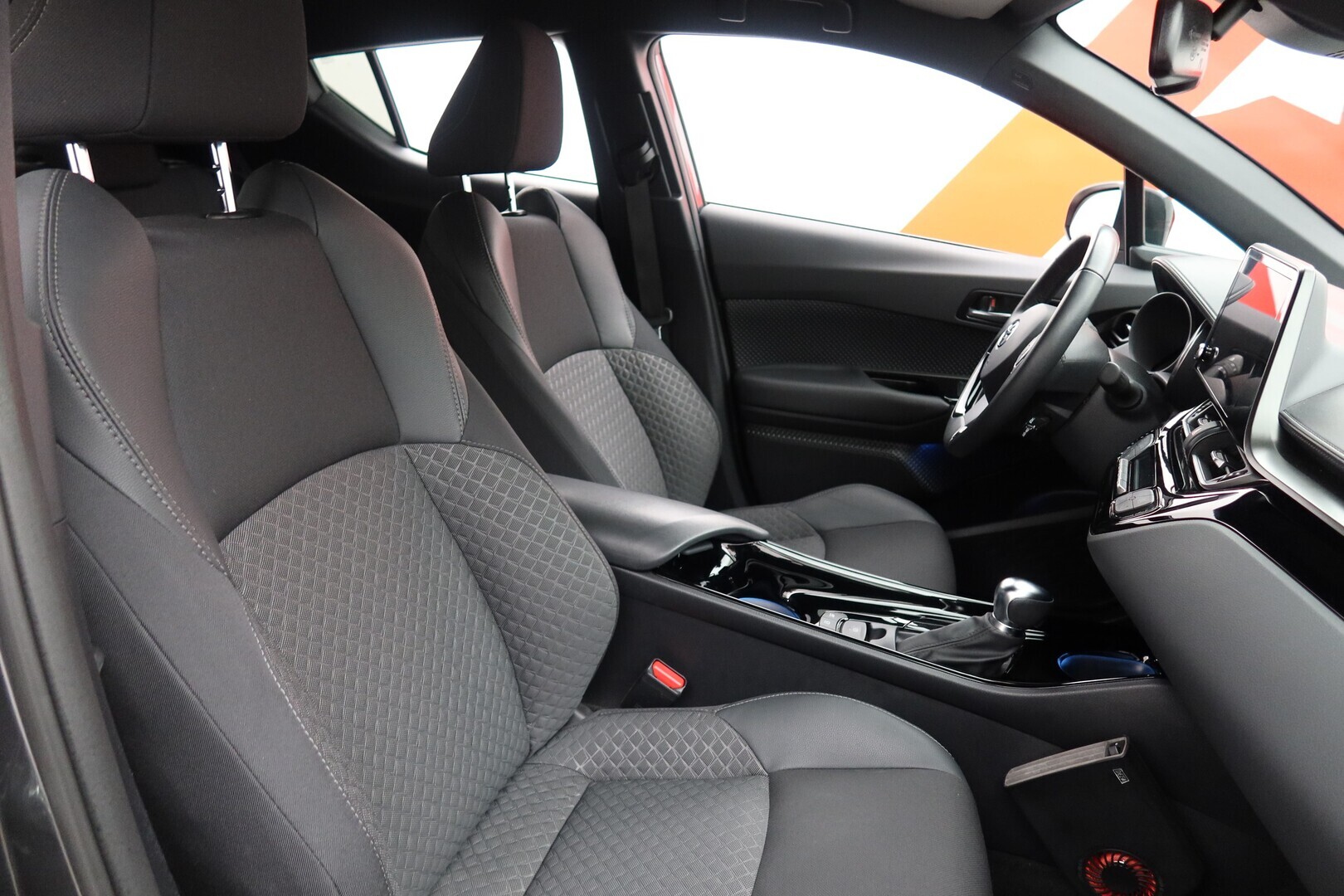 TOYOTA C-HR 2023