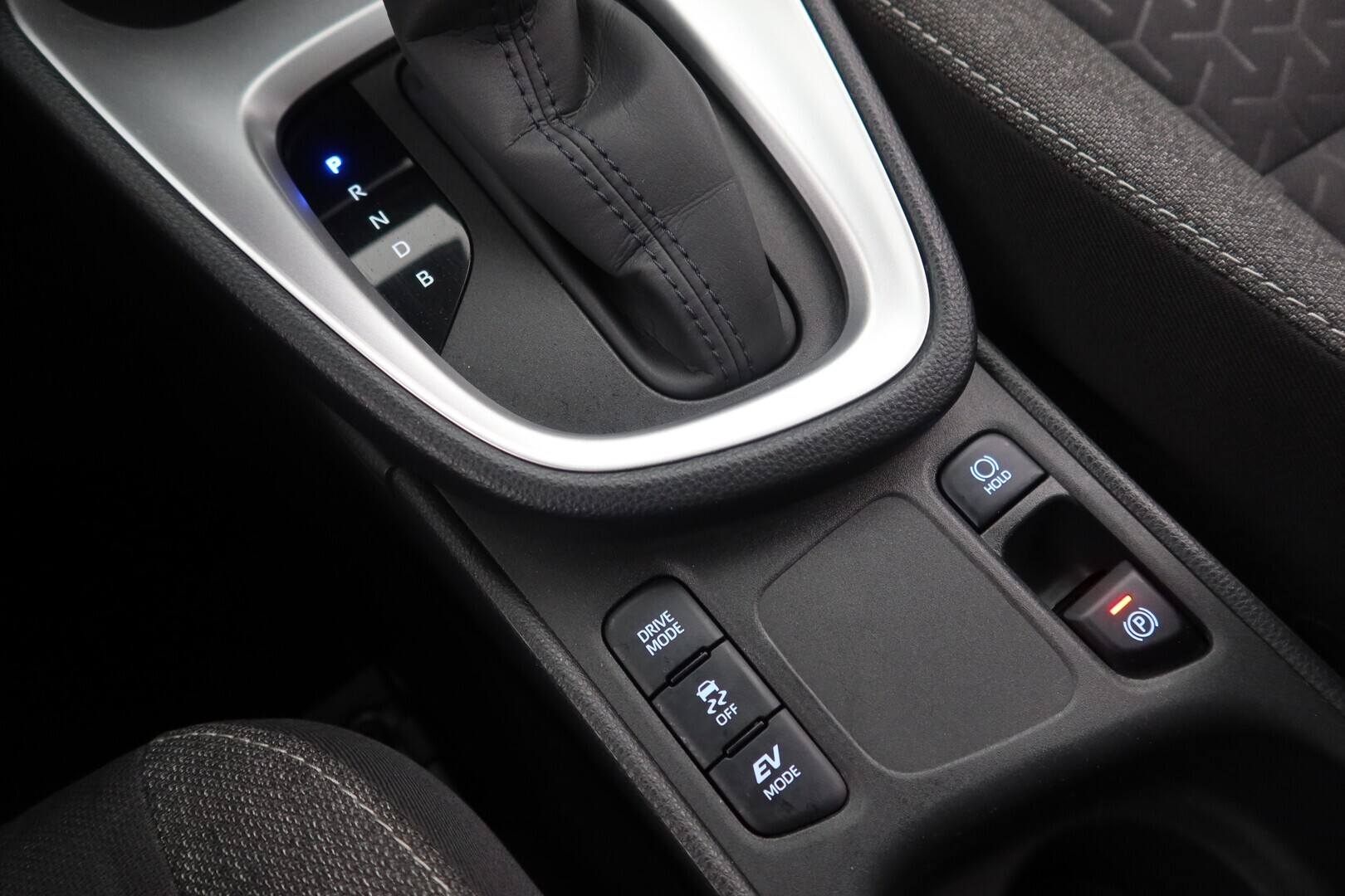 TOYOTA Yaris Cross 2024