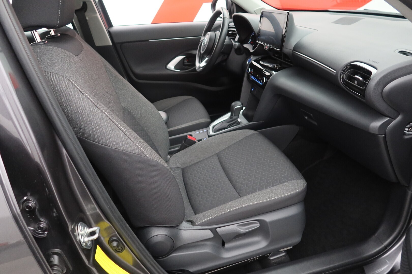 TOYOTA Yaris Cross 2024