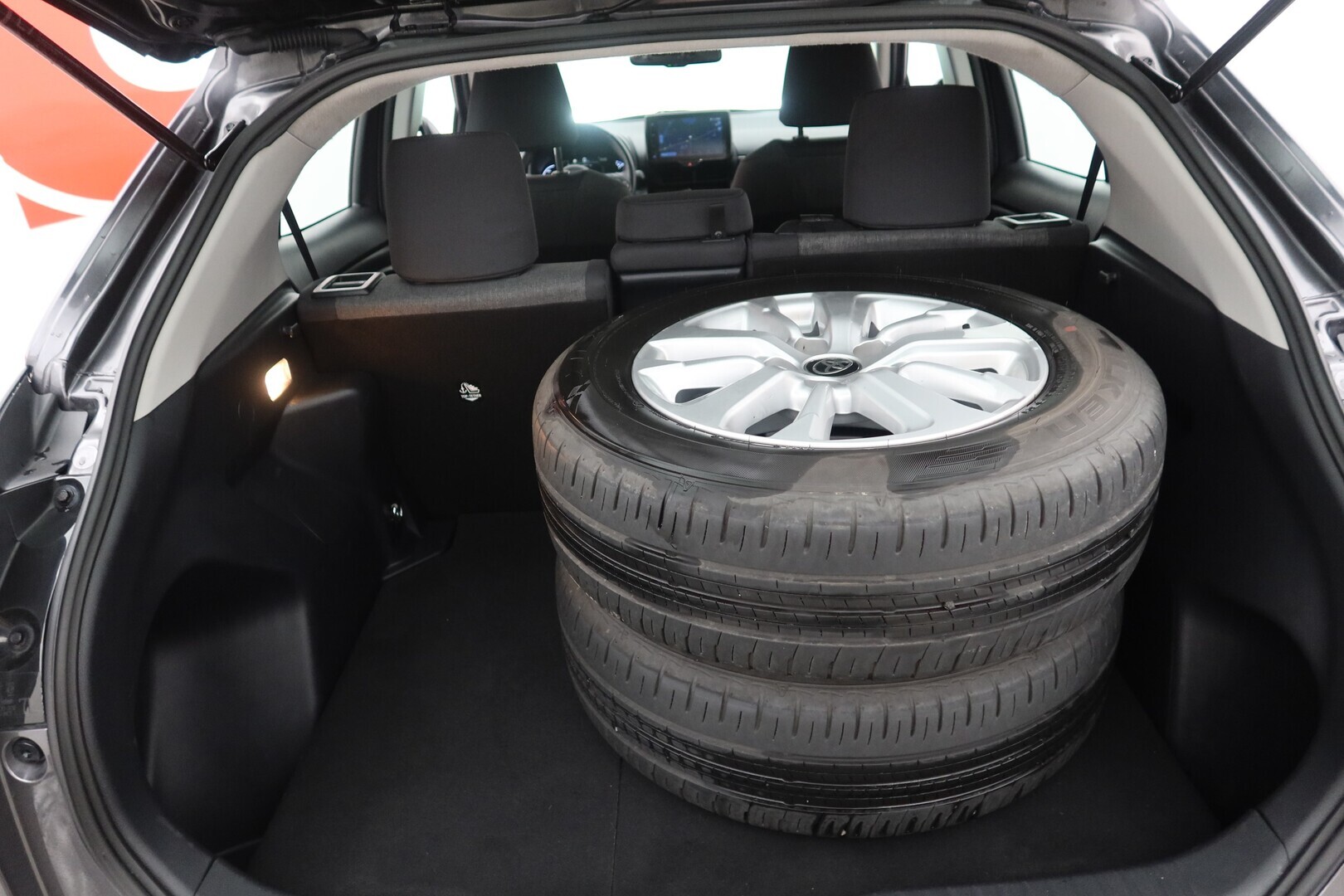 TOYOTA Yaris Cross 2024