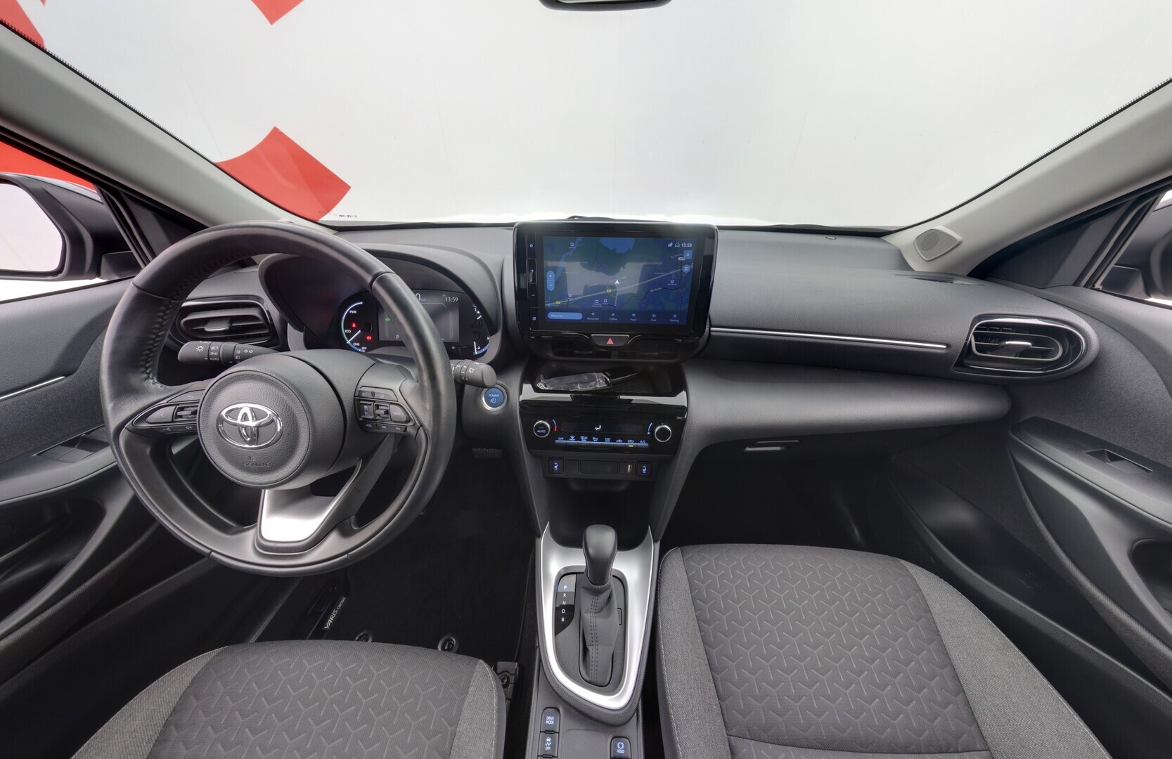 TOYOTA Yaris Cross 2024