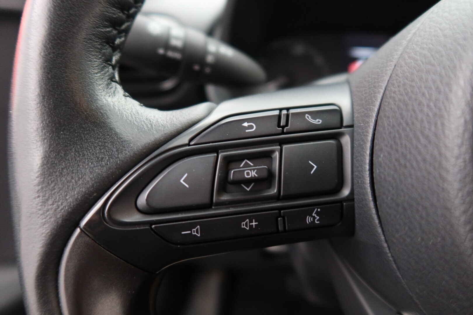 TOYOTA Yaris 2024