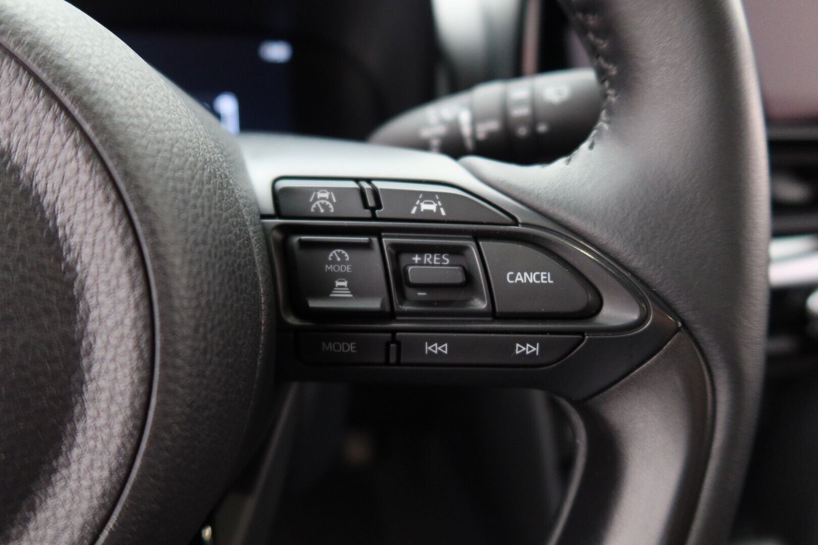 TOYOTA Yaris Cross 2024
