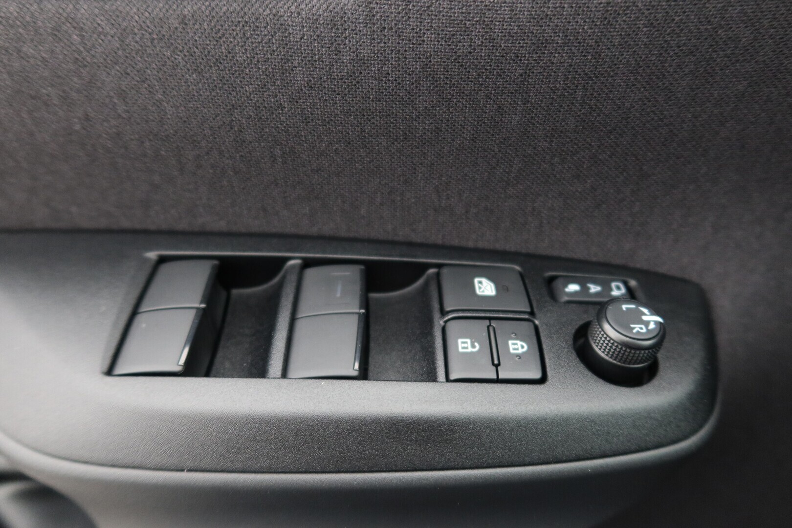 TOYOTA Yaris Cross 2024
