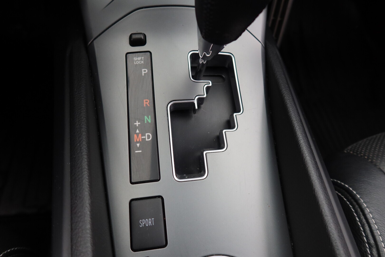 TOYOTA Avensis 2015
