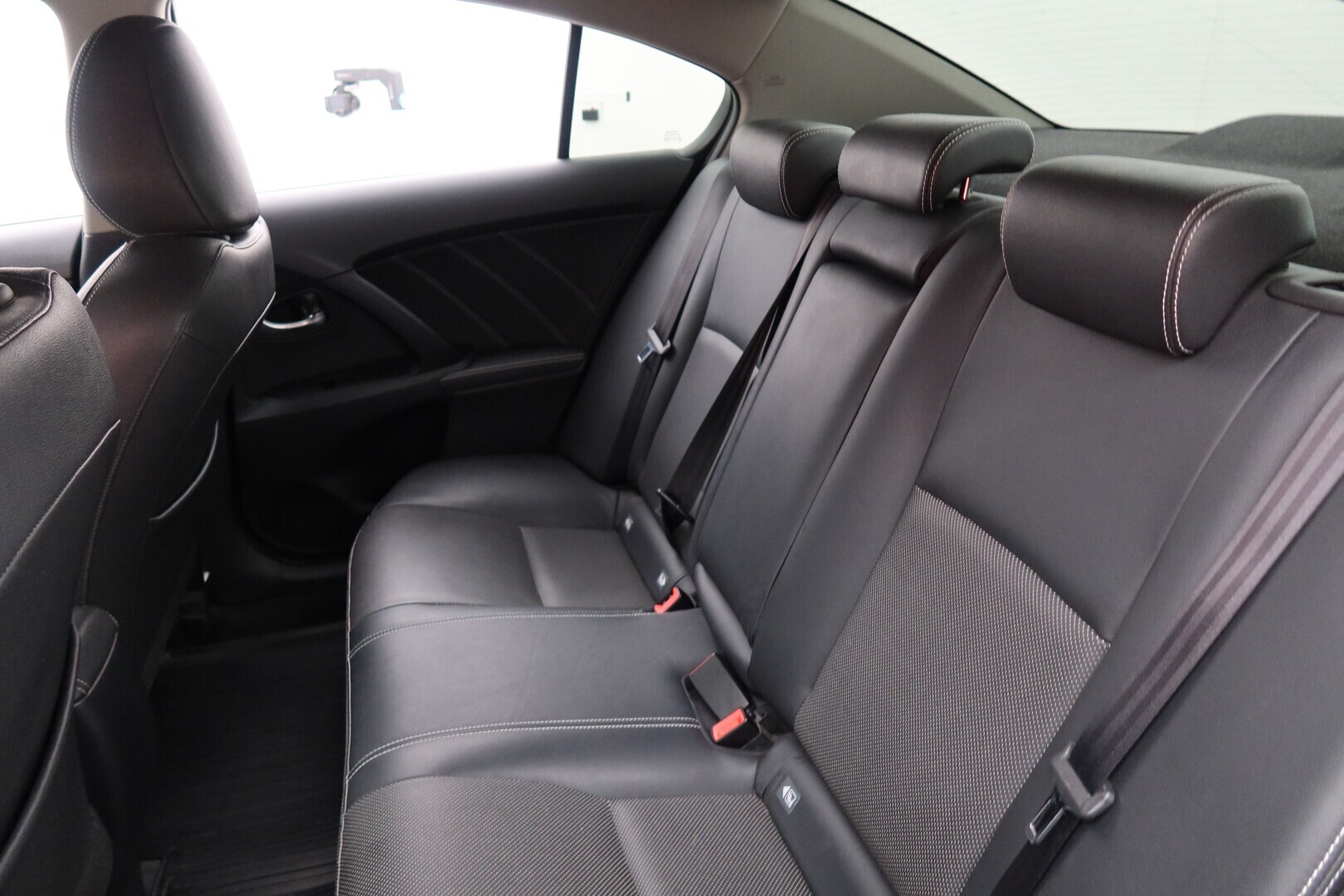 TOYOTA Avensis 2015