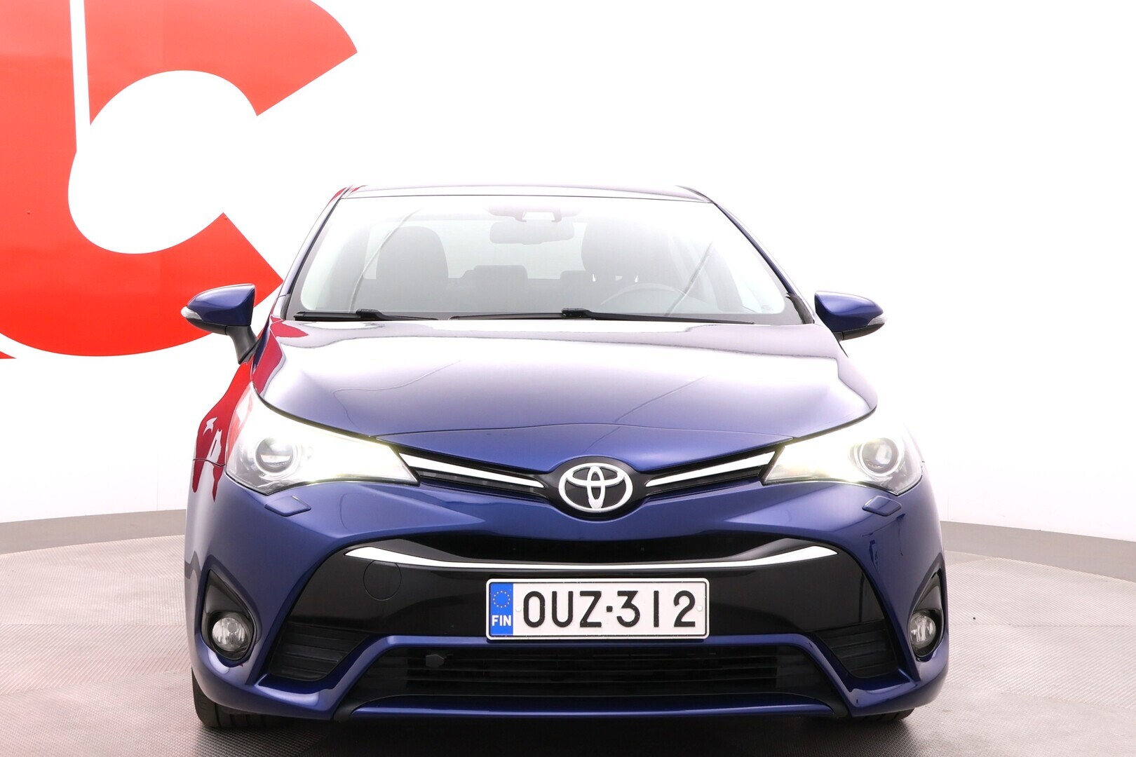 TOYOTA Avensis 2015